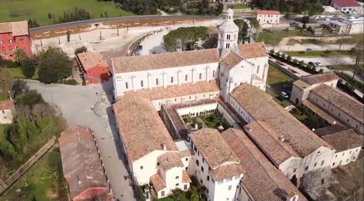 Casette Rosse Nel Borgo Medievale Di Fossanova Apartment *