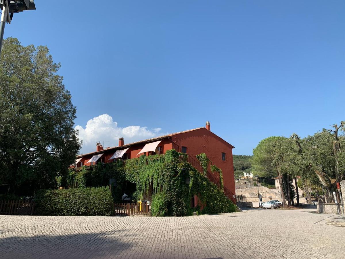 Apartment Casette Rosse Nel Borgo Medievale Di Fossanova Latina