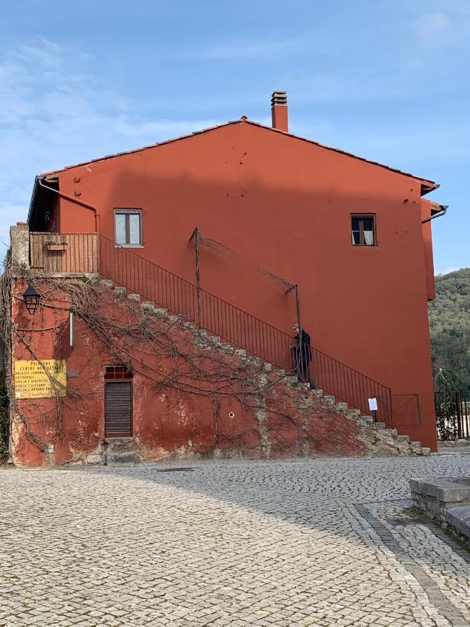 Apartment Casette Rosse Nel Borgo Medievale Di Fossanova *