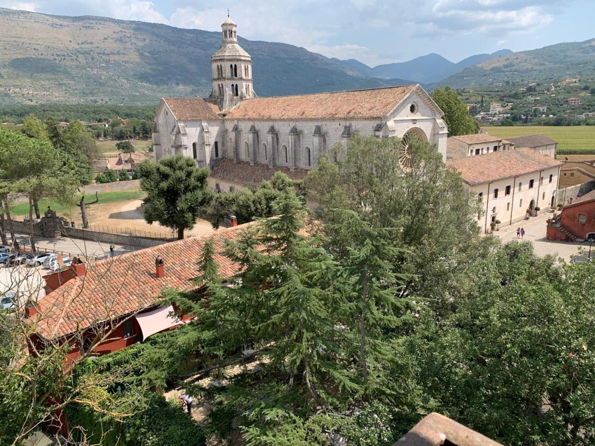 Casette Rosse Nel Borgo Medievale Di Fossanova Apartment Latina