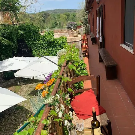 Casette Rosse Nel Borgo Medievale Di Fossanova Latina Exterior photo