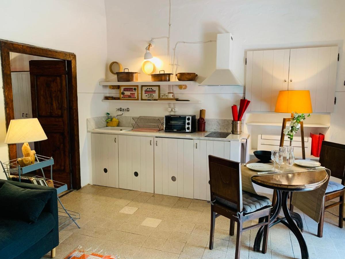 Apartment Casette Rosse Nel Borgo Medievale Di Fossanova Latina