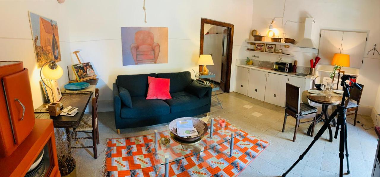 Casette Rosse Nel Borgo Medievale Di Fossanova Apartment