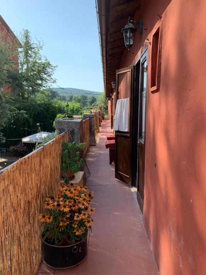 Casette Rosse Nel Borgo Medievale Di Fossanova Apartment Latina