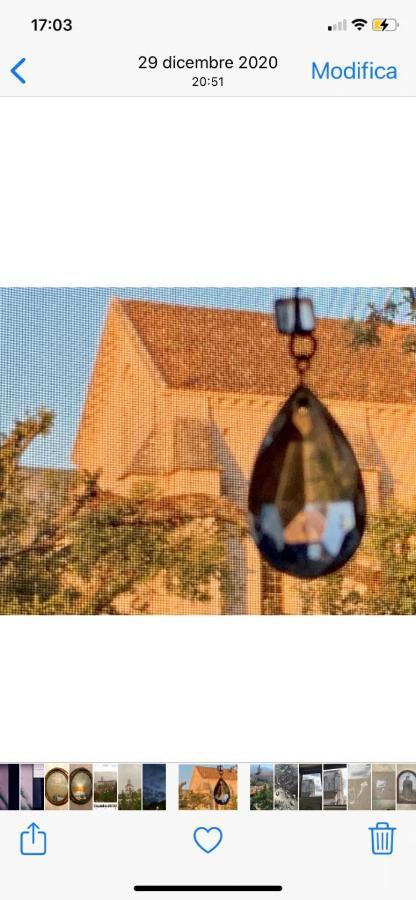 Casette Rosse Nel Borgo Medievale Di Fossanova * Latina