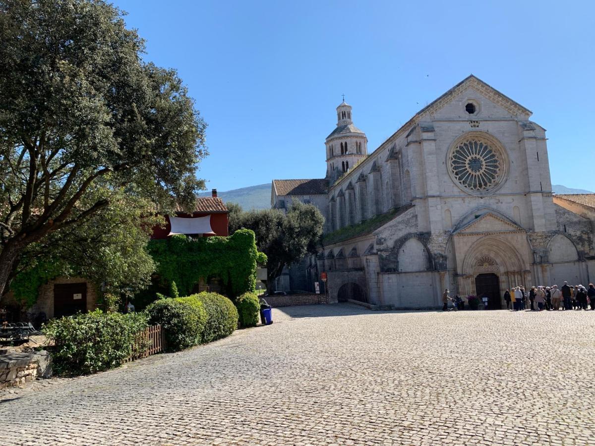 Apartment Casette Rosse Nel Borgo Medievale Di Fossanova Latina