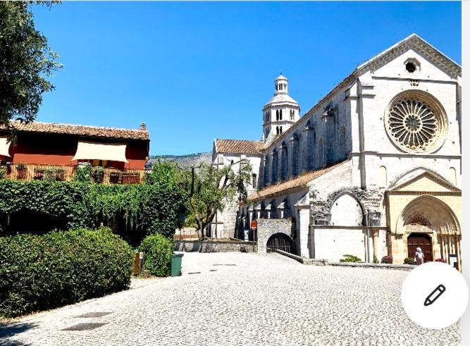 Casette Rosse Nel Borgo Medievale Di Fossanova Apartment *